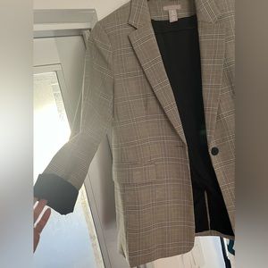 Fully lined stylish blazer. Great with jeans or to dress up!